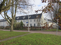 908507 Gezicht op de onlangs opgeleverde woningen in het nieuwbouwproject Park Voorn: 'Wonen op een eeuwenoud ...